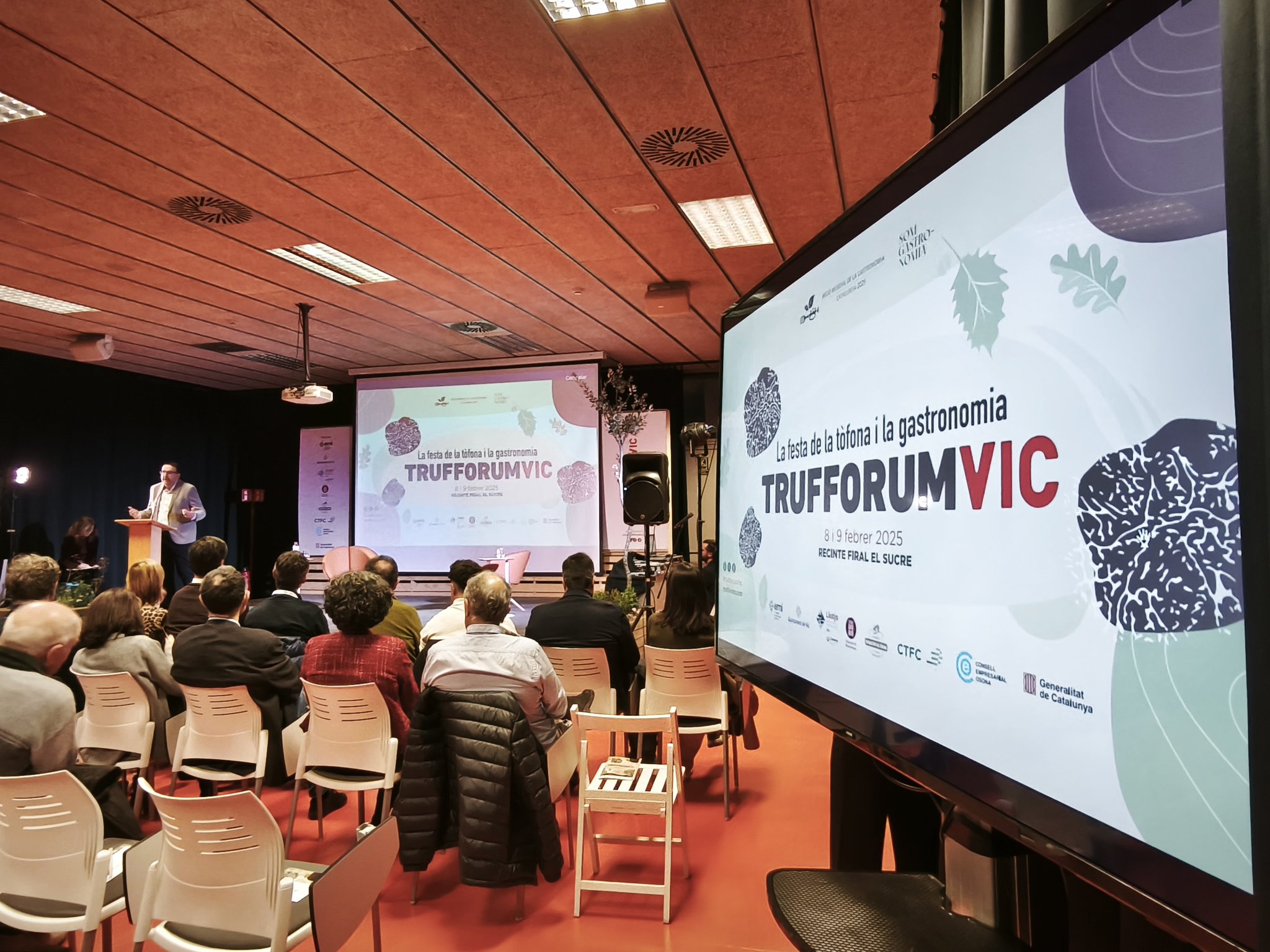 Aquest divendres al vespre vam donar el tret de sortida al Trufforum Vic
